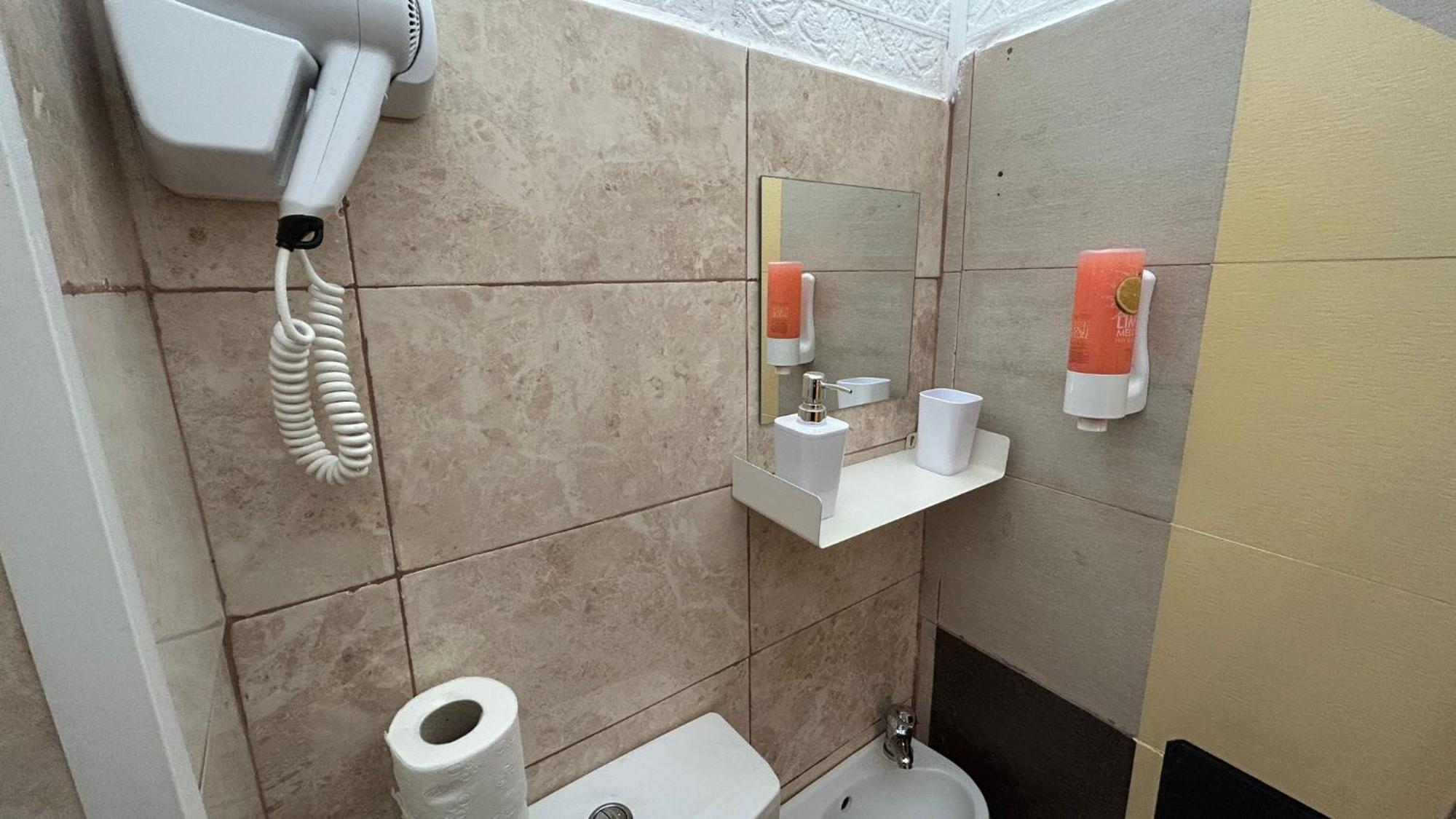 בוקרשט Central Accommodation Budget By Hr מראה חיצוני תמונה